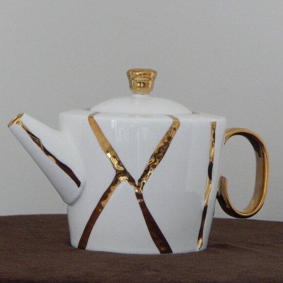 Piccole Ore Porcelain Teapot w/ Lid White Gold Trims New - Picture 5 of 11